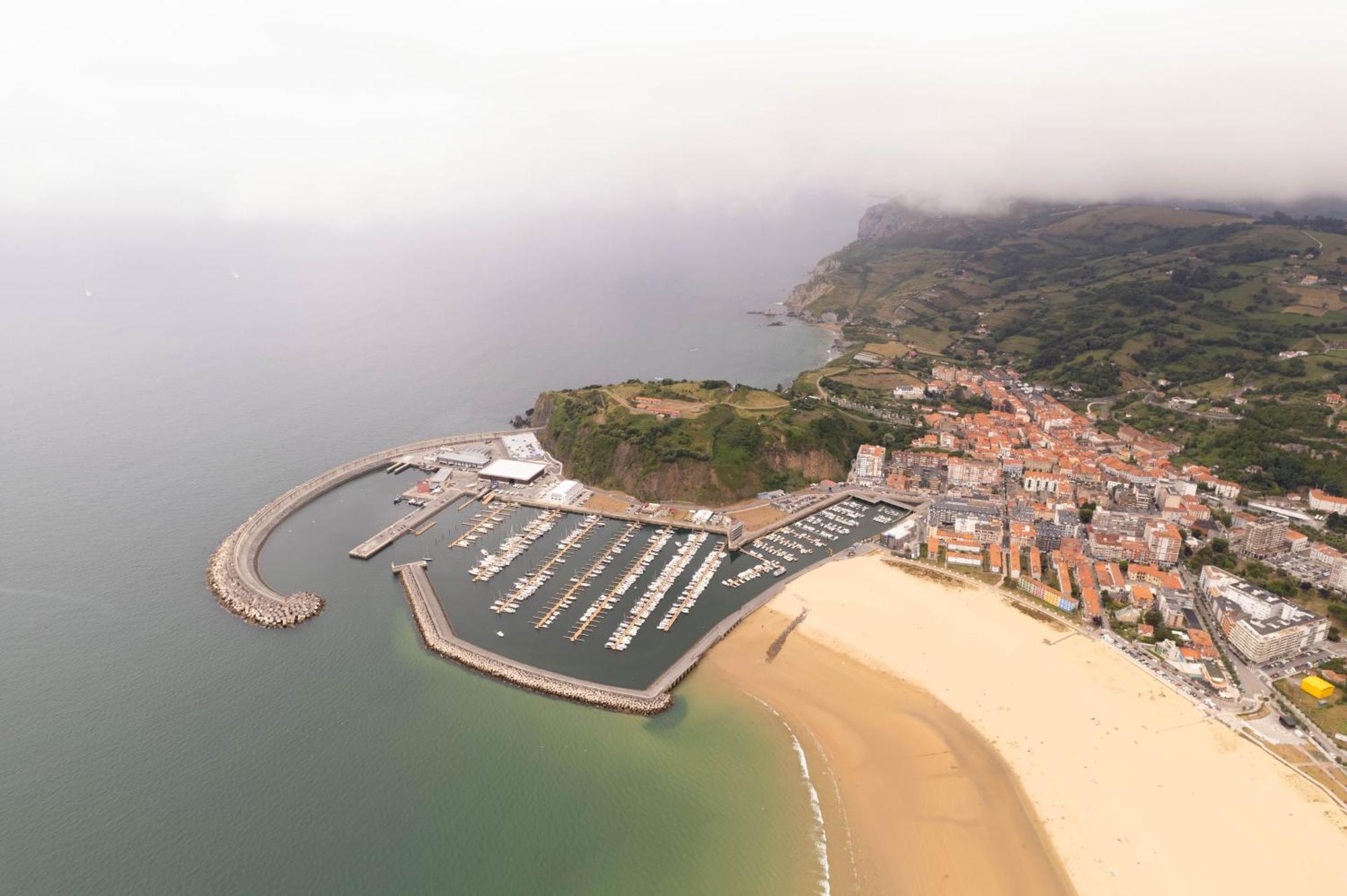 Alojamiento - Bungalows En El Centro De Laredo A 200 M De La Playa 外观 照片
